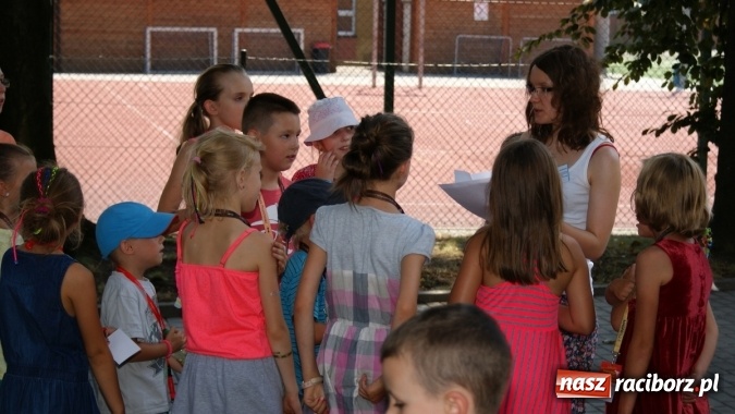 Zdjęcie w galerii na portalu naszraciborz.pl: Lato z Biblioteką w świecie dinozaurów wiadomości z regionu