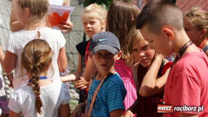 Zdjęcie w galerii na portalu naszraciborz.pl: Lato z Biblioteką w świecie dinozaurów wiadomości z regionu