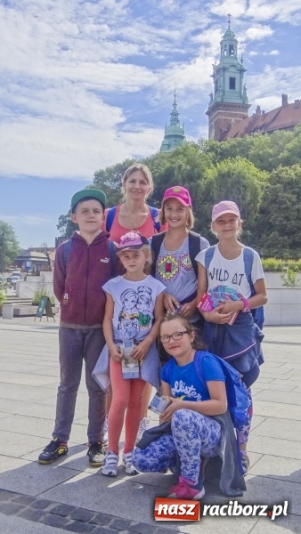 Zdjęcie w galerii na portalu naszraciborz.pl: Wieża Babel, czyli niecodzienne zwiedzanie Wawelu przez wychowank&oacute;w świetlicy z Krzanowic i Wojnowic wiadomości z regionu