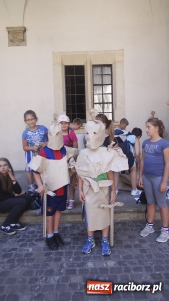 Zdjęcie w galerii na portalu naszraciborz.pl: Wieża Babel, czyli niecodzienne zwiedzanie Wawelu przez wychowank&oacute;w świetlicy z Krzanowic i Wojnowic wiadomości z regionu
