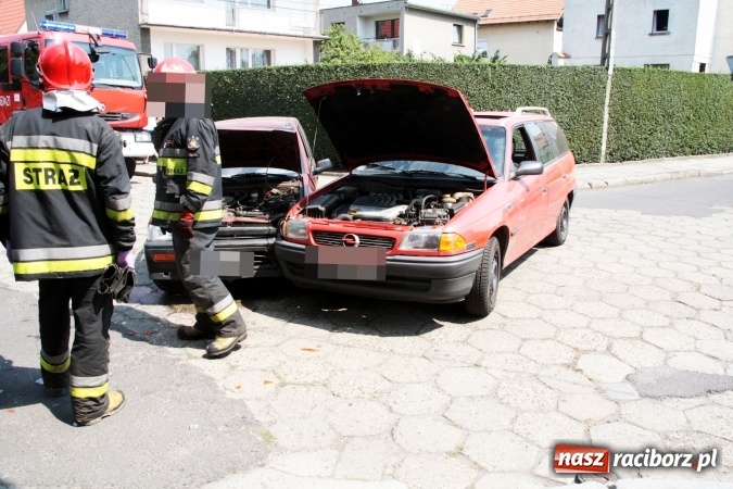 Zdjęcie w galerii na portalu naszraciborz.pl: Na skrzyżowaniu ulic Słonecznej i Miechowskiej zderzyły się dwa samochody   wiadomości z regionu