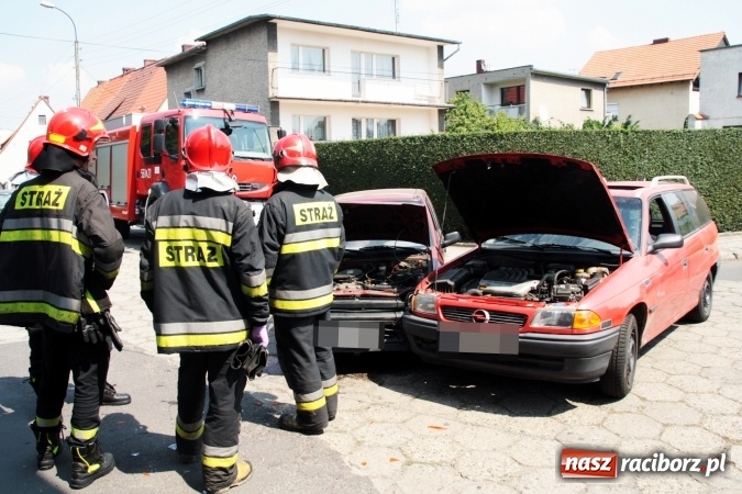 Zdjęcie w galerii na portalu naszraciborz.pl: Na skrzyżowaniu ulic Słonecznej i Miechowskiej zderzyły się dwa samochody   wiadomości z regionu
