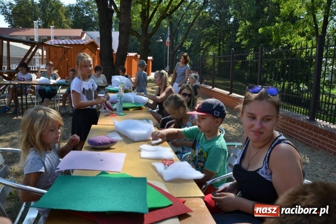 Zdjęcie w galerii na portalu naszraciborz.pl: Spotkanie z pluszakami, czyli kolejna odsłona Letniej Akcji Zamkowe Zuchy 2015 na zamku wiadomości z regionu