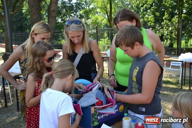 Zdjęcie w galerii na portalu naszraciborz.pl: Spotkanie z pluszakami, czyli kolejna odsłona Letniej Akcji Zamkowe Zuchy 2015 na zamku wiadomości z regionu