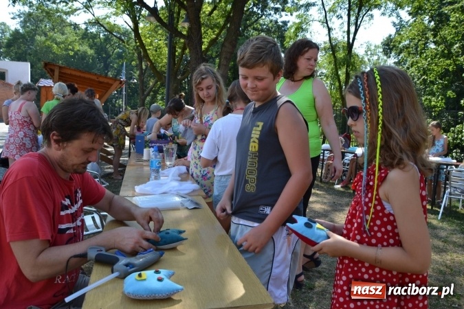 Zdjęcie w galerii na portalu naszraciborz.pl: Spotkanie z pluszakami, czyli kolejna odsłona Letniej Akcji Zamkowe Zuchy 2015 na zamku wiadomości z regionu