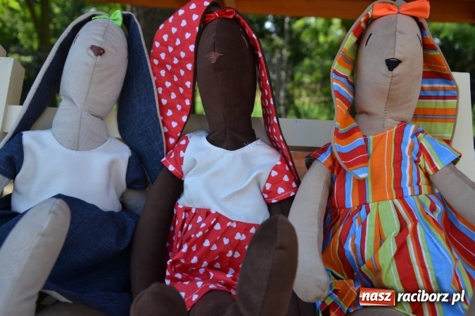 Zdjęcie w galerii na portalu naszraciborz.pl: Spotkanie z pluszakami, czyli kolejna odsłona Letniej Akcji Zamkowe Zuchy 2015 na zamku wiadomości z regionu