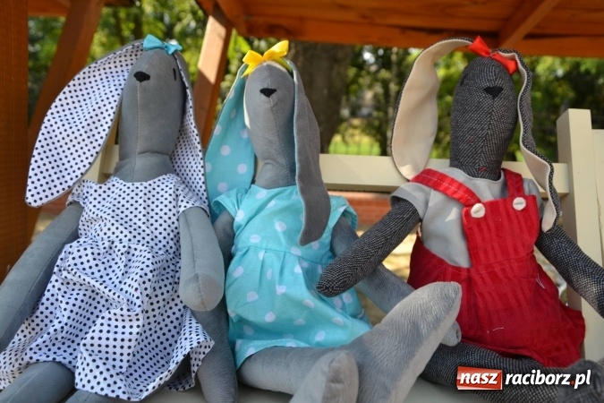 Zdjęcie w galerii na portalu naszraciborz.pl: Spotkanie z pluszakami, czyli kolejna odsłona Letniej Akcji Zamkowe Zuchy 2015 na zamku wiadomości z regionu