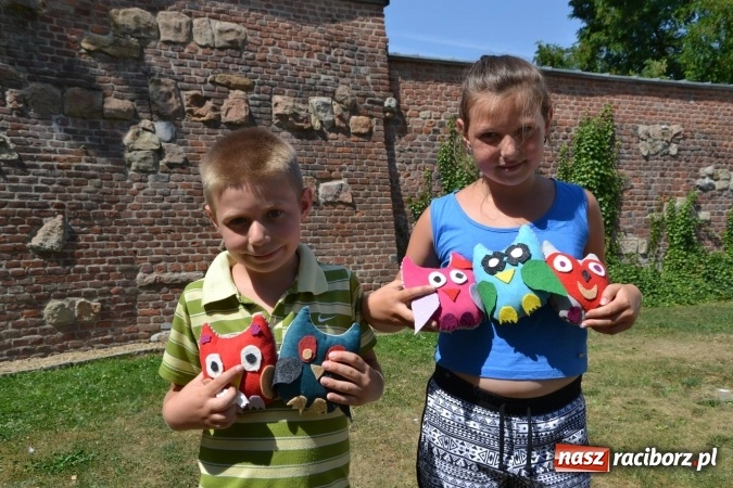 Zdjęcie w galerii na portalu naszraciborz.pl: Spotkanie z pluszakami, czyli kolejna odsłona Letniej Akcji Zamkowe Zuchy 2015 na zamku wiadomości z regionu