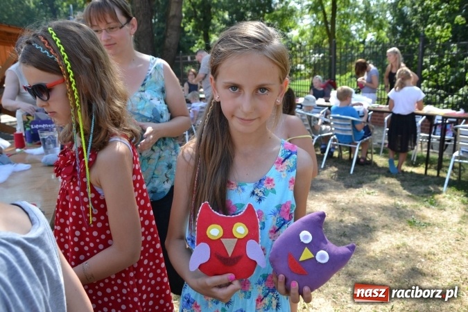 Zdjęcie w galerii na portalu naszraciborz.pl: Spotkanie z pluszakami, czyli kolejna odsłona Letniej Akcji Zamkowe Zuchy 2015 na zamku wiadomości z regionu