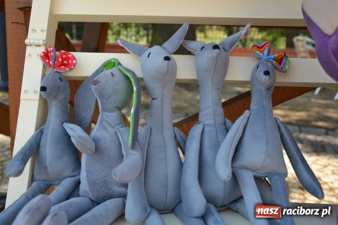 Zdjęcie w galerii na portalu naszraciborz.pl: Spotkanie z pluszakami, czyli kolejna odsłona Letniej Akcji Zamkowe Zuchy 2015 na zamku wiadomości z regionu