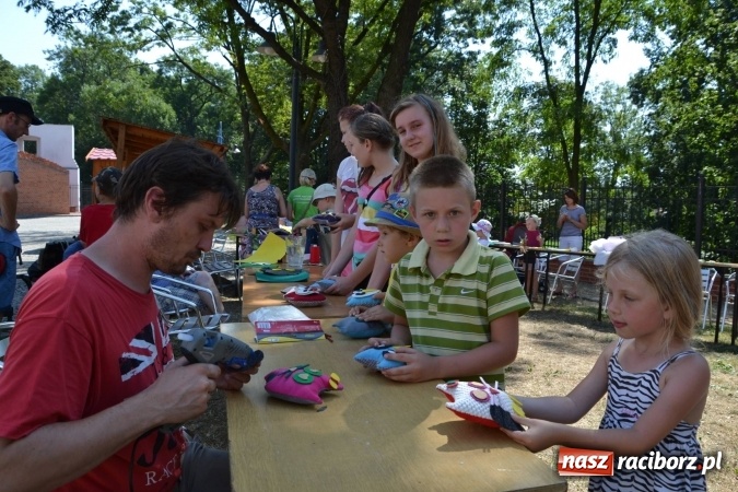 Zdjęcie w galerii na portalu naszraciborz.pl: Spotkanie z pluszakami, czyli kolejna odsłona Letniej Akcji Zamkowe Zuchy 2015 na zamku wiadomości z regionu