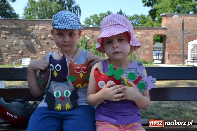 Zdjęcie w galerii na portalu naszraciborz.pl: Spotkanie z pluszakami, czyli kolejna odsłona Letniej Akcji Zamkowe Zuchy 2015 na zamku wiadomości z regionu