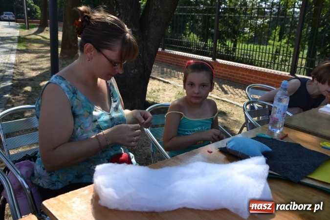 Zdjęcie w galerii na portalu naszraciborz.pl: Spotkanie z pluszakami, czyli kolejna odsłona Letniej Akcji Zamkowe Zuchy 2015 na zamku wiadomości z regionu