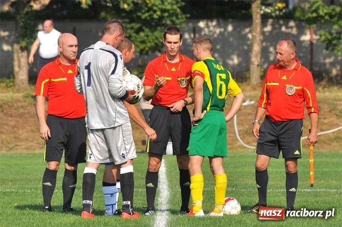Zdjęcie w galerii na portalu naszraciborz.pl: Nieudana inauguracja sezonu przy Łąkowej wiadomości z regionu