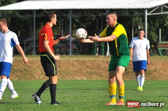 Zdjęcie w galerii na portalu naszraciborz.pl: Nieudana inauguracja sezonu przy Łąkowej wiadomości z regionu