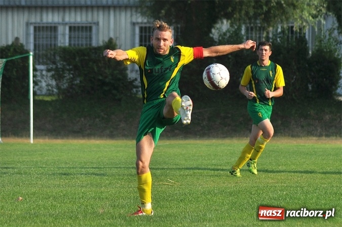 Zdjęcie w galerii na portalu naszraciborz.pl: Nieudana inauguracja sezonu przy Łąkowej wiadomości z regionu