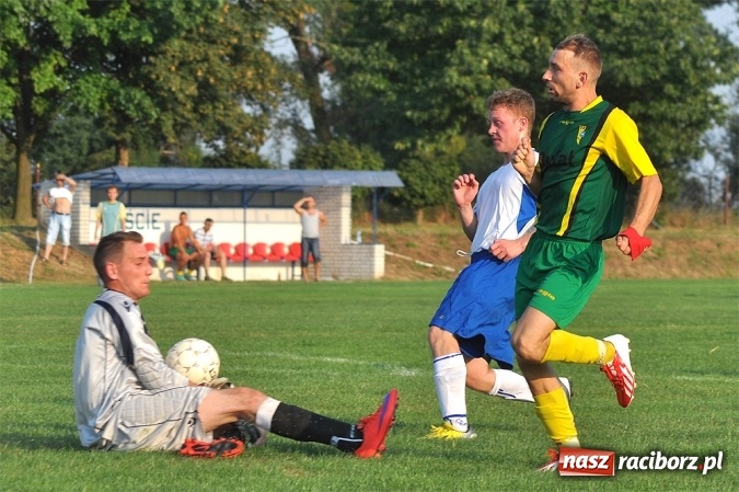 Zdjęcie w galerii na portalu naszraciborz.pl: Nieudana inauguracja sezonu przy Łąkowej wiadomości z regionu