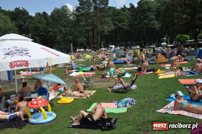 Zdjęcie w galerii na portalu naszraciborz.pl: Plażing, leżing, smażing, kąpiel i wreszcie deszcz, ale przydałoby się więcej wiadomości z regionu