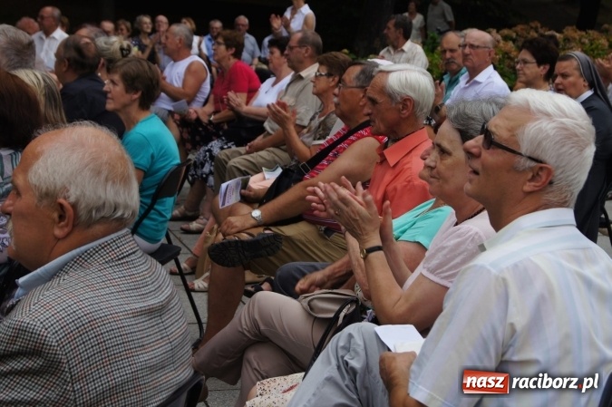 Zdjęcie w galerii na portalu naszraciborz.pl: Olga Procházková wystąpiła w Parku Roth wiadomości z regionu