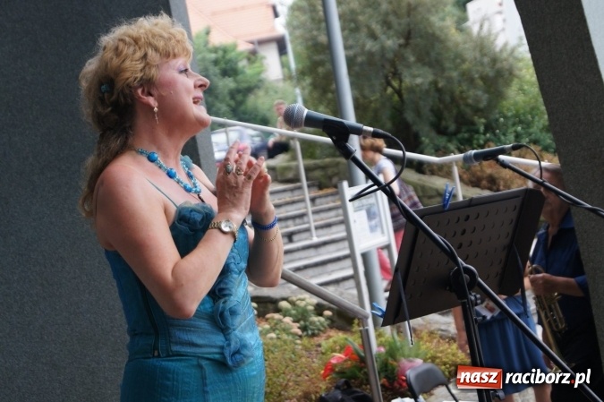 Zdjęcie w galerii na portalu naszraciborz.pl: Olga Procházková wystąpiła w Parku Roth wiadomości z regionu