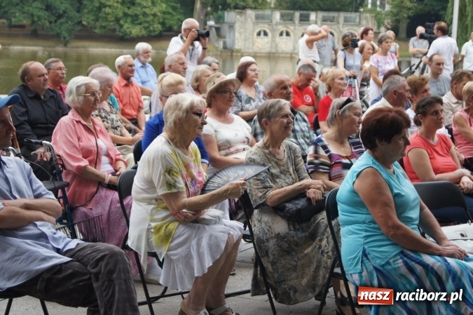 Zdjęcie w galerii na portalu naszraciborz.pl: Olga Procházková wystąpiła w Parku Roth wiadomości z regionu