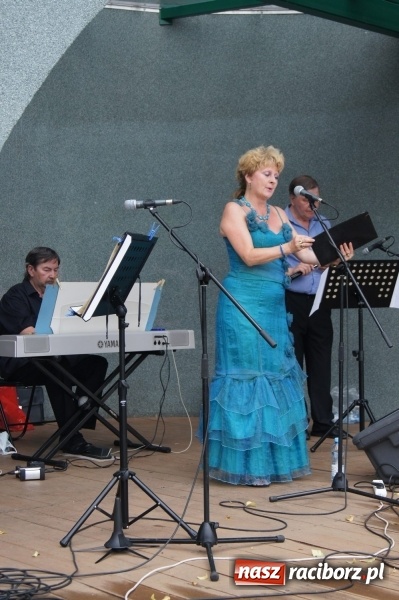 Zdjęcie w galerii na portalu naszraciborz.pl: Olga Procházková wystąpiła w Parku Roth wiadomości z regionu