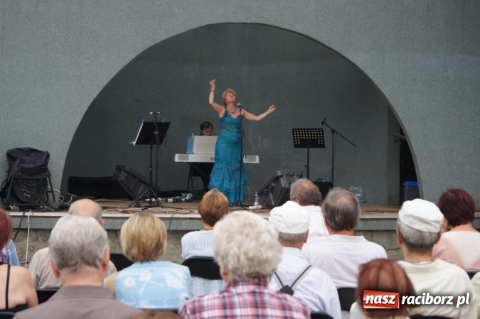 Zdjęcie w galerii na portalu naszraciborz.pl: Olga Procházková wystąpiła w Parku Roth wiadomości z regionu