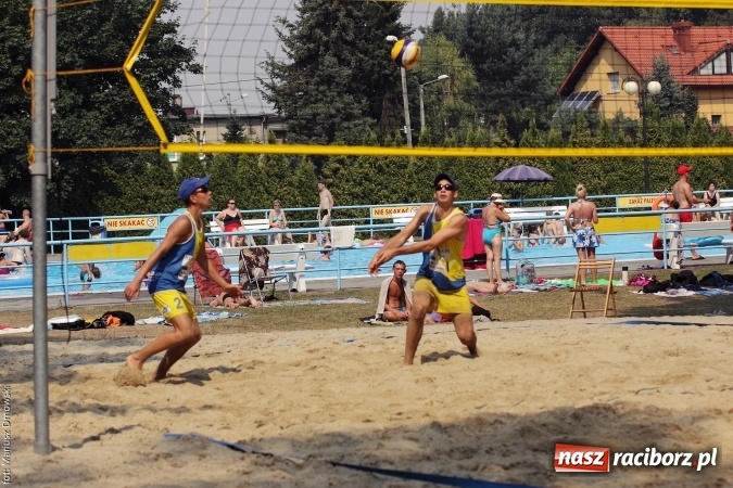 Zdjęcie w galerii na portalu naszraciborz.pl: Rozegrali Mistrzostwa Raciborza w siatkówce plażowej chłopców  wiadomości z regionu