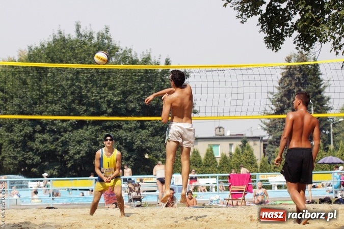 Zdjęcie w galerii na portalu naszraciborz.pl: Rozegrali Mistrzostwa Raciborza w siatkówce plażowej chłopców  wiadomości z regionu