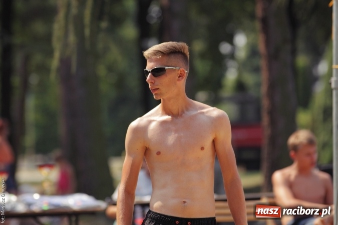 Zdjęcie w galerii na portalu naszraciborz.pl: Rozegrali Mistrzostwa Raciborza w siatkówce plażowej chłopców  wiadomości z regionu