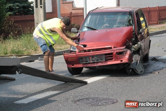 Zdjęcie w galerii na portalu naszraciborz.pl: Kierowca tico miał sporo szczęścia wiadomości z regionu