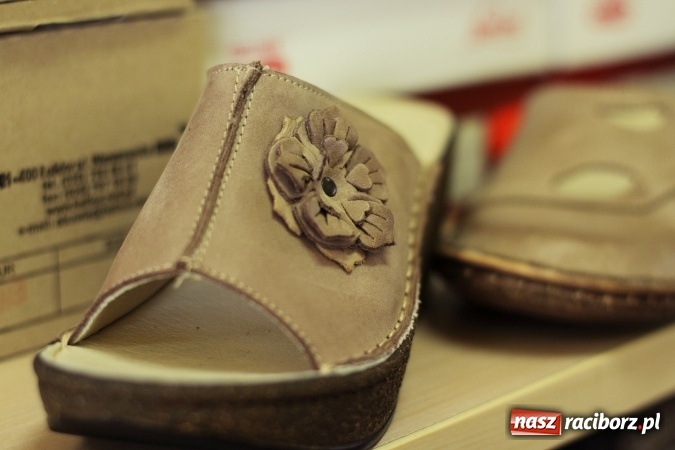 Zdjęcie w galerii na portalu naszraciborz.pl: Nie do wiary! Wyprzedaż i ostatnie pary wiadomości z regionu