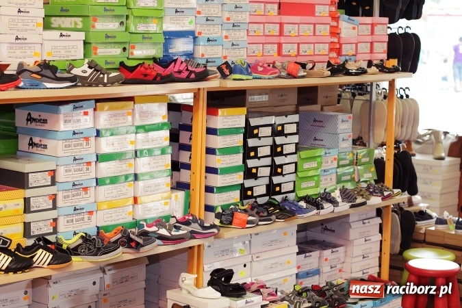 Zdjęcie w galerii na portalu naszraciborz.pl: Nie do wiary! Wyprzedaż i ostatnie pary wiadomości z regionu