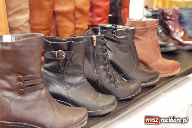 Zdjęcie w galerii na portalu naszraciborz.pl: Nie do wiary! Wyprzedaż i ostatnie pary wiadomości z regionu