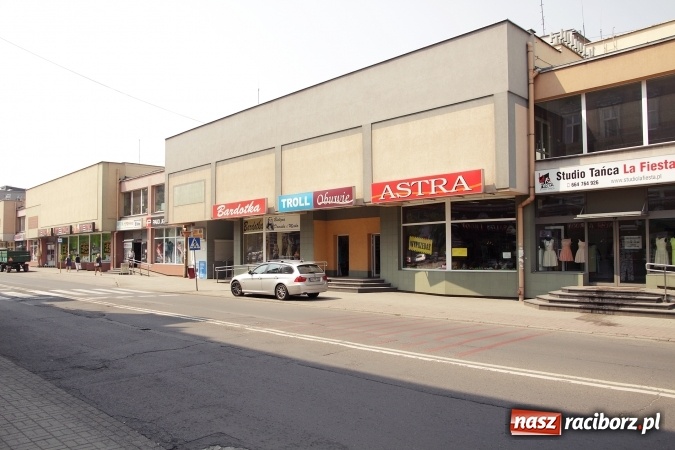 Zdjęcie w galerii na portalu naszraciborz.pl: Nie do wiary! Wyprzedaż i ostatnie pary wiadomości z regionu