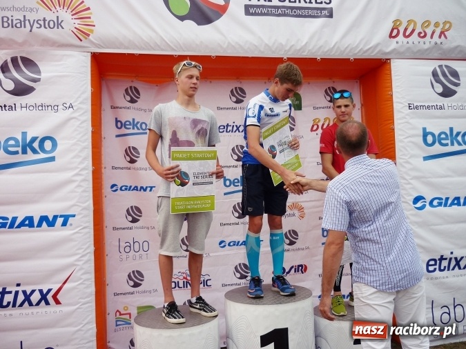 Zdjęcie w galerii na portalu naszraciborz.pl: Sukcesy uczniów i absolwentów ZSOMS w zawodach triathlonowych Strawczyn 2015  wiadomości z regionu