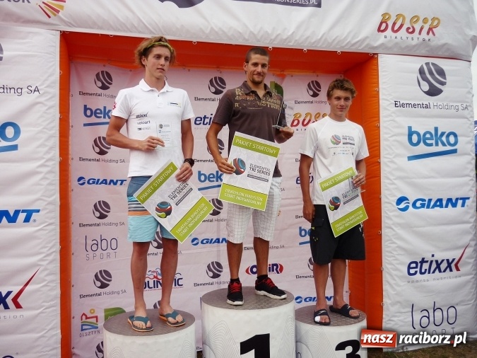 Zdjęcie w galerii na portalu naszraciborz.pl: Sukcesy uczniów i absolwentów ZSOMS w zawodach triathlonowych Strawczyn 2015  wiadomości z regionu