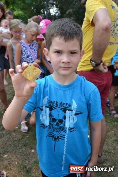 Zdjęcie w galerii na portalu naszraciborz.pl: Spotkanie z płatnerzem, czyli Letnia Akcja Zamkowe Zuchy 2015 na zamku  wiadomości z regionu