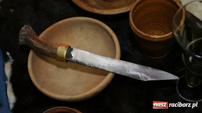 Zdjęcie w galerii na portalu naszraciborz.pl: Średniowieczni rycerze i ich damy wiadomości z regionu