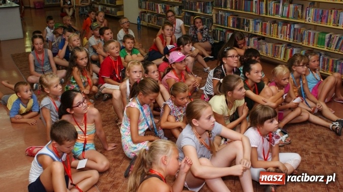 Zdjęcie w galerii na portalu naszraciborz.pl: Średniowieczni rycerze i ich damy wiadomości z regionu