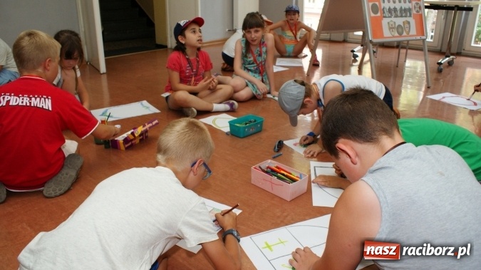 Zdjęcie w galerii na portalu naszraciborz.pl: Średniowieczni rycerze i ich damy wiadomości z regionu