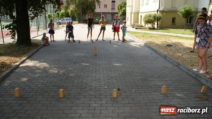 Zdjęcie w galerii na portalu naszraciborz.pl: Średniowieczni rycerze i ich damy wiadomości z regionu