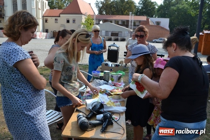 Zdjęcie w galerii na portalu naszraciborz.pl: Zajęcia z decoupage zakończyły Letnią Akcję Zamkowe Zuchy 2015 wiadomości z regionu