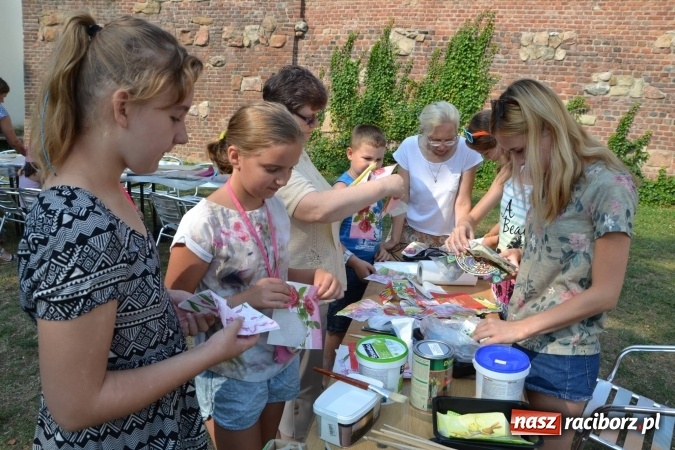 Zdjęcie w galerii na portalu naszraciborz.pl: Zajęcia z decoupage zakończyły Letnią Akcję Zamkowe Zuchy 2015 wiadomości z regionu