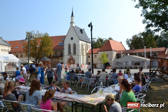 Zdjęcie w galerii na portalu naszraciborz.pl: Zajęcia z decoupage zakończyły Letnią Akcję Zamkowe Zuchy 2015 wiadomości z regionu