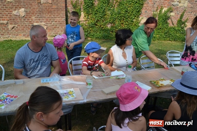 Zdjęcie w galerii na portalu naszraciborz.pl: Zajęcia z decoupage zakończyły Letnią Akcję Zamkowe Zuchy 2015 wiadomości z regionu