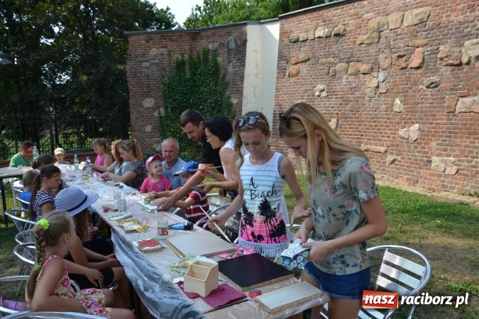 Zdjęcie w galerii na portalu naszraciborz.pl: Zajęcia z decoupage zakończyły Letnią Akcję Zamkowe Zuchy 2015 wiadomości z regionu
