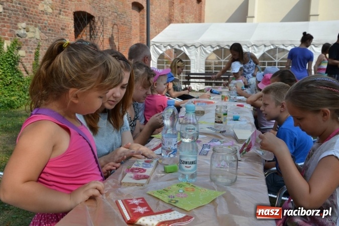 Zdjęcie w galerii na portalu naszraciborz.pl: Zajęcia z decoupage zakończyły Letnią Akcję Zamkowe Zuchy 2015 wiadomości z regionu