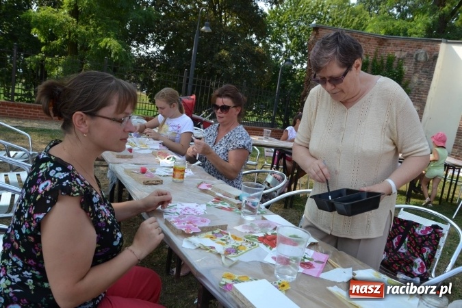 Zdjęcie w galerii na portalu naszraciborz.pl: Zajęcia z decoupage zakończyły Letnią Akcję Zamkowe Zuchy 2015 wiadomości z regionu