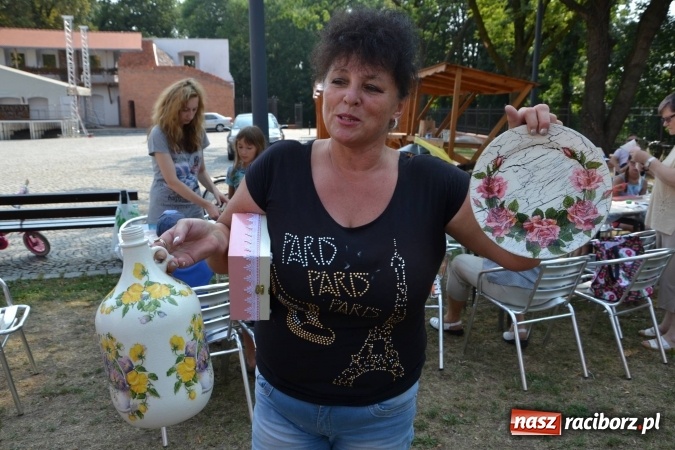 Zdjęcie w galerii na portalu naszraciborz.pl: Zajęcia z decoupage zakończyły Letnią Akcję Zamkowe Zuchy 2015 wiadomości z regionu